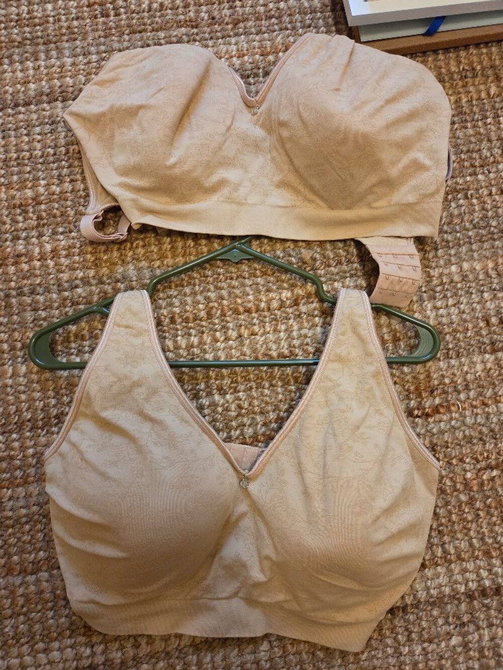 Breezies seamless underwire bra